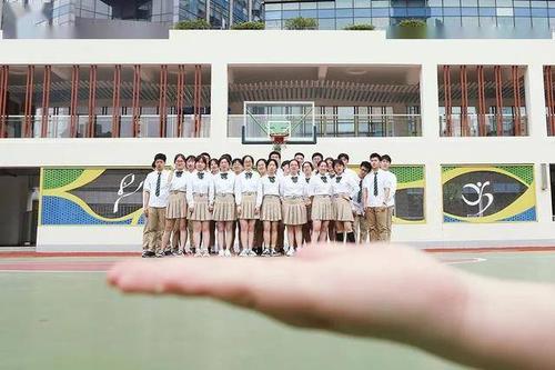 我们毕业啦今年虹口学子的毕业照这么拍必须高分好评