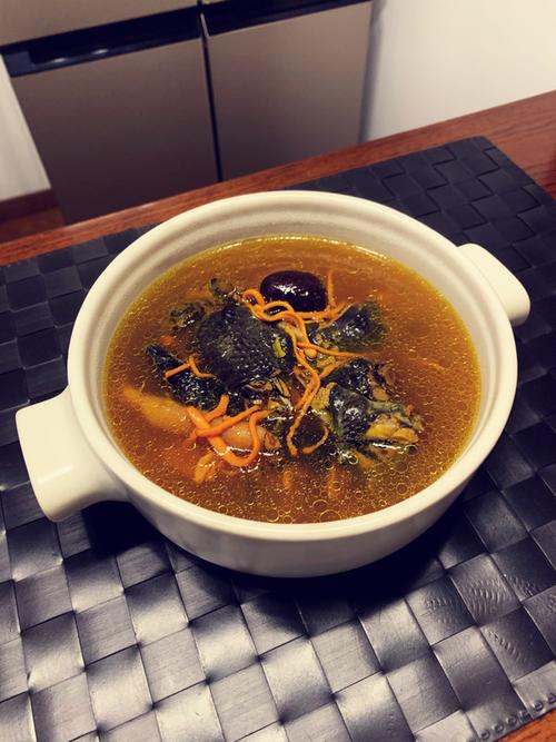 上古的云做的虫草花乌鸡汤