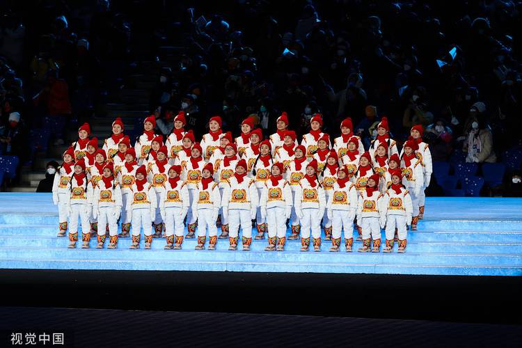 "马兰花"合唱团献唱《奥林匹克圣歌》,这群来自河北省阜平县山区可爱