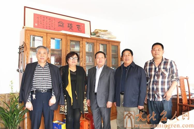 文化名人网一行到莒南县拜访书法家许长恩,刘希南
