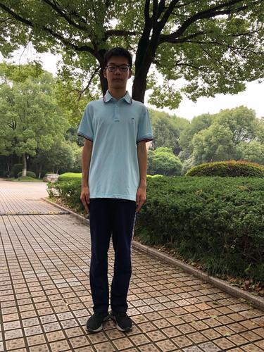 嘉兴一中运动式校服样衣试穿效果图