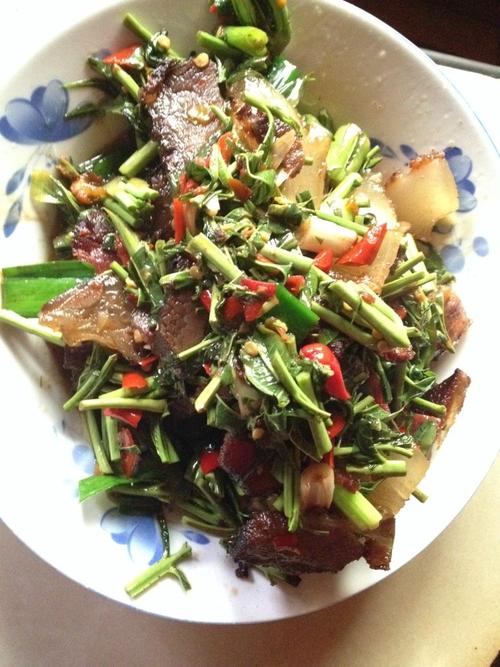 椿菜炒腊肉