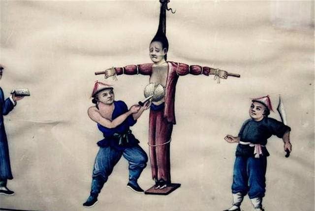 有种刑罚叫"弹琵琶",名字很文雅,却没人能熬过"一首曲子"