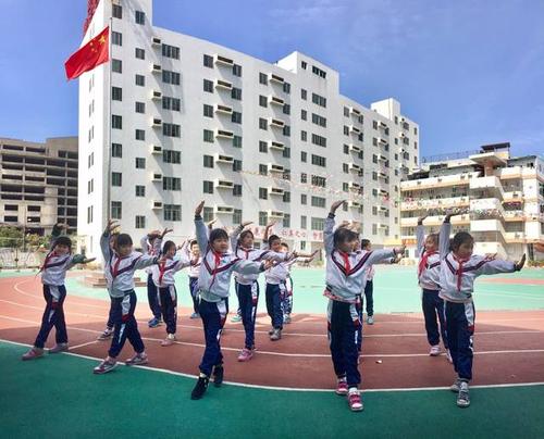汕头市龙湖区碧华实验学校(小学部)2017年招生启事