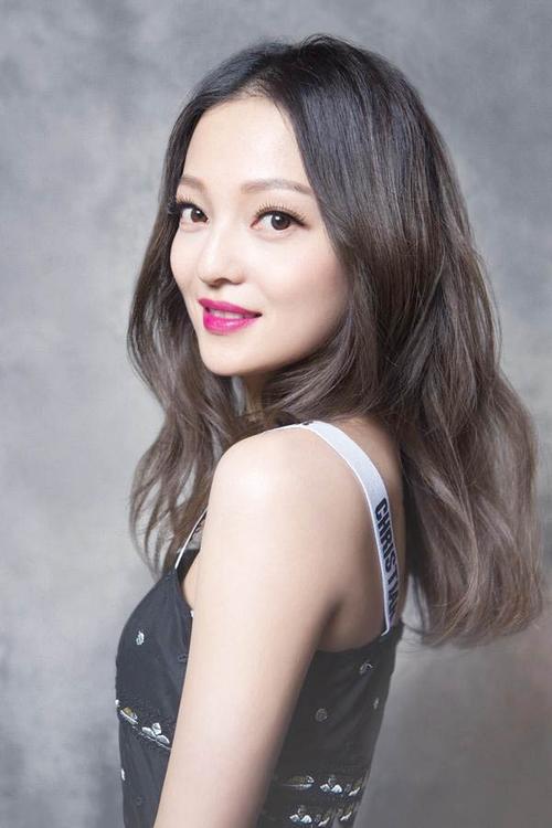  p>张韶涵(angela zhang),1982年1月19日出生于中国台湾省桃园市中坜