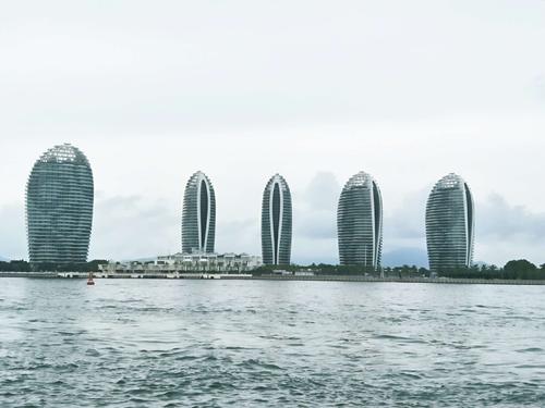 这就是三亚的标志性建筑——凤凰岛的帆船酒店