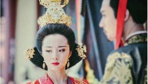 有人说她是历史上第一个敢站出来与强悍的男权对抗,维护女性权威的