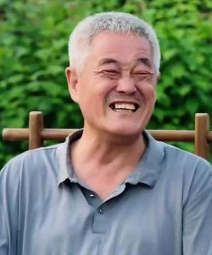 赵本山近况照片曝光,63岁年纪活出了73岁的样子,现状已成这样