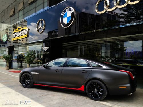 捷豹xjl汽车车身贴膜改色电光金属黑 法拉利红拉花