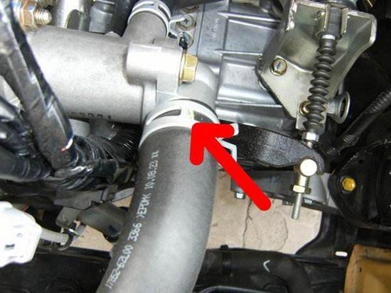 【途观水箱】大众途观水箱怎么放水_水箱在哪里_水箱