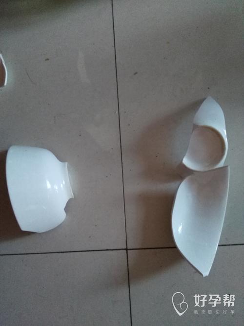 2018-01-11 今天二宝又摔碎一个碗,平均大宝二宝,每个