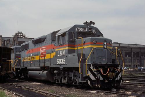 美国的gp38-2火车头与gp38有什么区别?