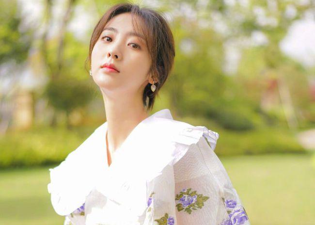 继乌鸦小姐后邢菲又一小甜剧来袭看清男主后追定了