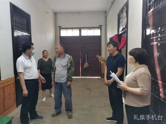 陕西省咸阳市礼泉县:程文杰在烽火镇 南坊镇检查指导脱贫攻坚工作