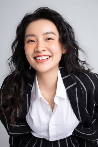 陈芋米时尚大片曝光复古雀斑妆展现鬼马少女气质