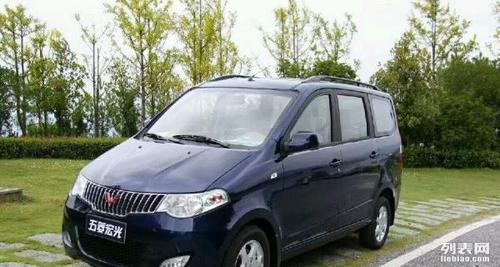 五菱宏光七座面包车出租