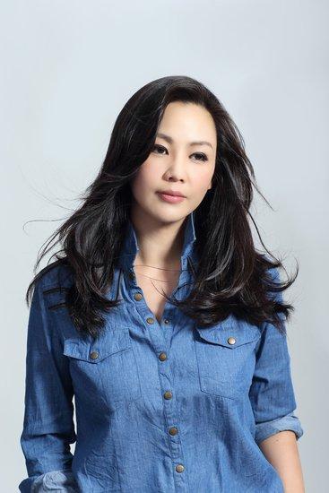 祖籍江苏无锡21,毕业于台湾政法大学新闻系,华语流行女歌手,演员
