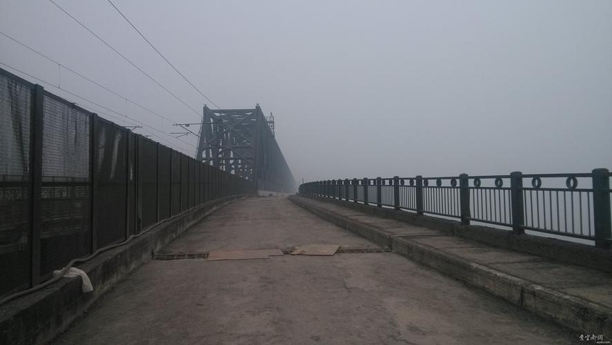 枝城长江大桥现况