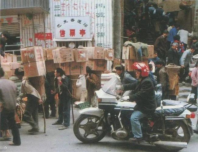 作家张崇文笔下的巴东老城,尽是岁月的痕迹!
