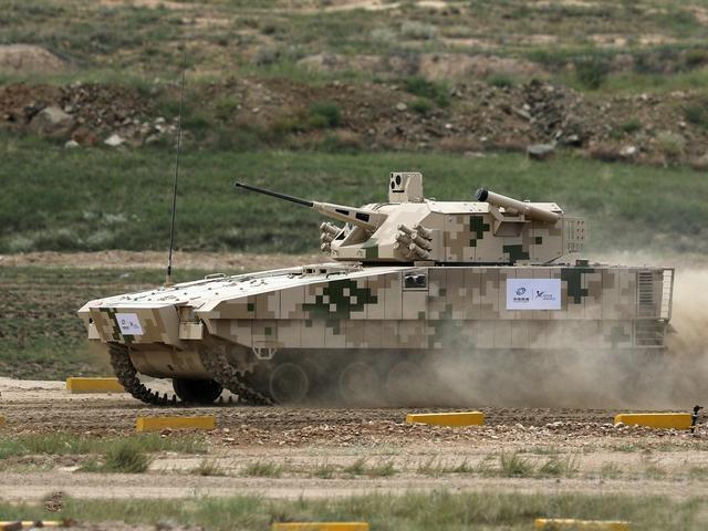 中国vn17重型步战车,装甲厚实火控梦幻,却仅装备两枚小导弹