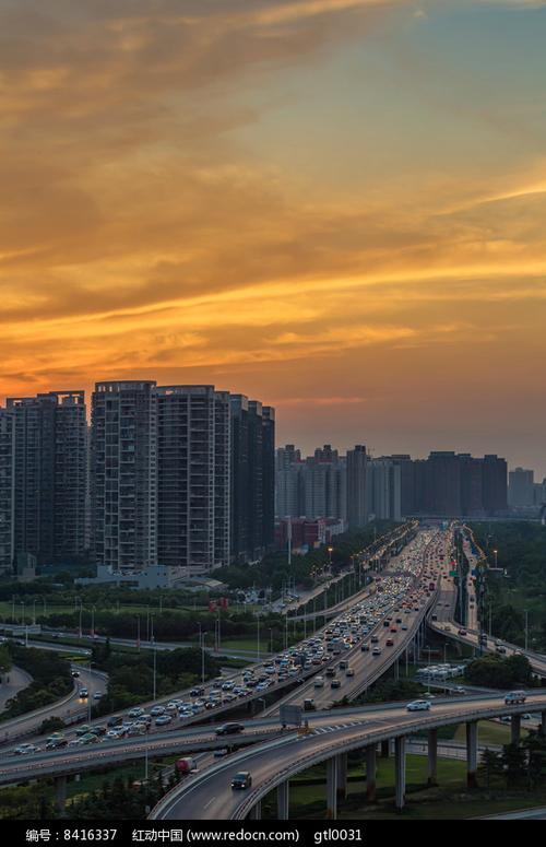 黄昏时分的郑州城市风光