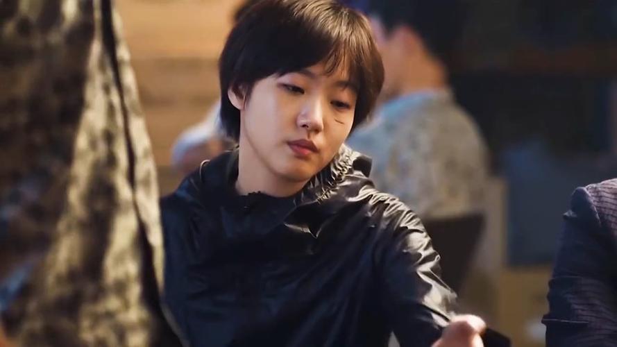 中国城,被黑帮老大养大的女孩子有多拽看后你也会喜欢