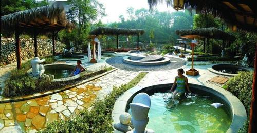 去哪儿? 红海滩国家风景廊道 02  找个温泉会馆泡温泉