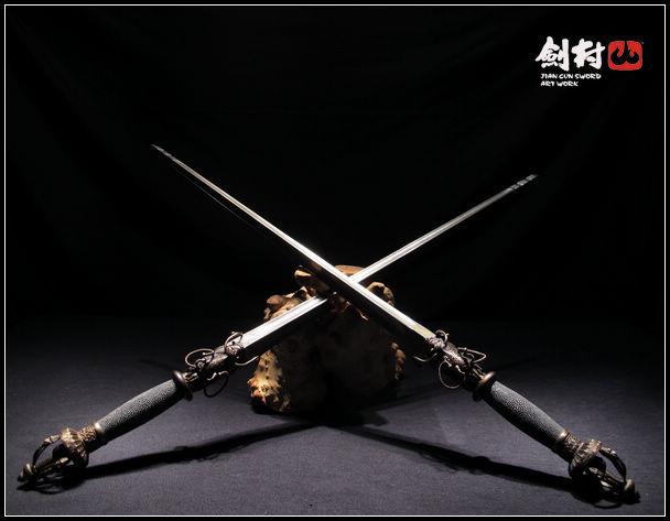 四个月研磨:标准精研铭文:胡小军作装具:龙纹铜装柄材:木胎鲛鱼皮锏重
