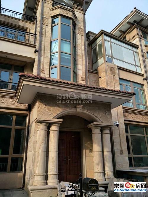 中南世纪城联体别墅478平米毛坯满2年868万急售