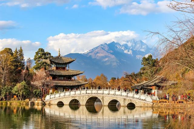云南丽江有很多小众景点黑龙潭就是其中一个这里风景超美