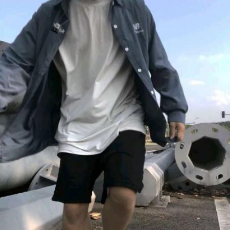 唯美男生头像半身控,在这个虚伪的世界里活着