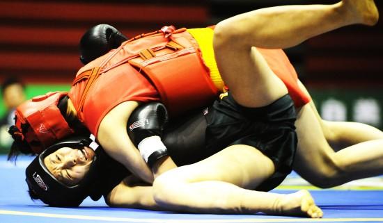 图文-全运会女子武术散打预赛赛况 李响陷入被动