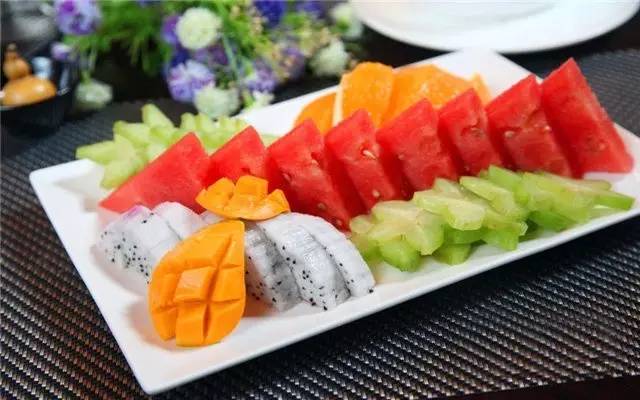 二选一) 配意大利面,时蔬和黑胡椒汁 时令新鲜水果拼盘 - 炙·特色