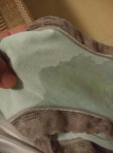 去医院医生用ph试纸没有变色,不是羊水,那我这一天流两次的是什么东西