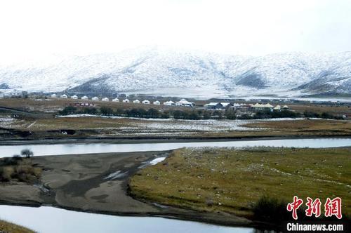 美爆了阿坝州红原县雪景宛如仙境