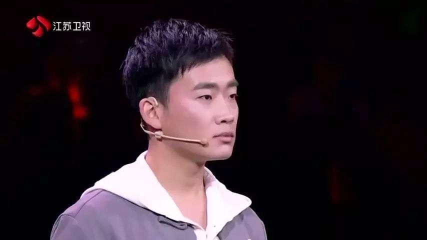 以"高智商型男"身份出道的猿辅导程序员张梦南,凭借他精彩的赛场表现