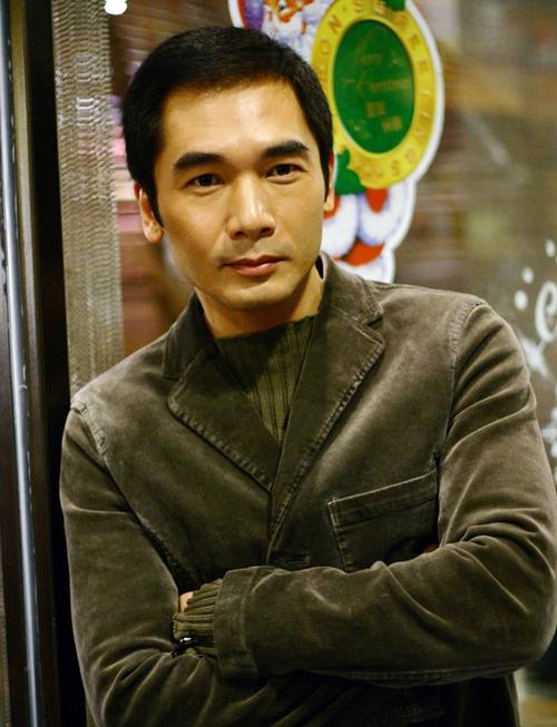 方中信经典帅气老照片写真图片