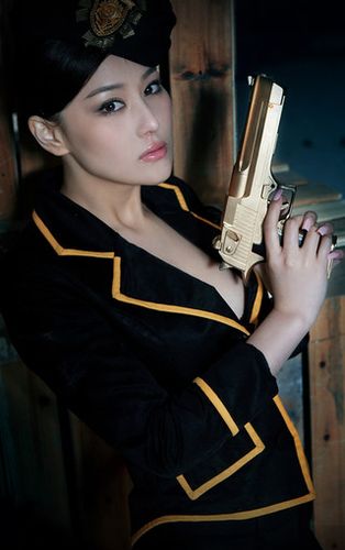 穿越火线代言人-张馨予壁纸