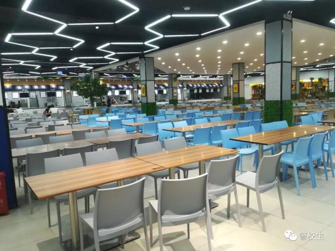 警校生 (以上图片来源:河南警察学院 官微) 浙江警察学院 以上食堂