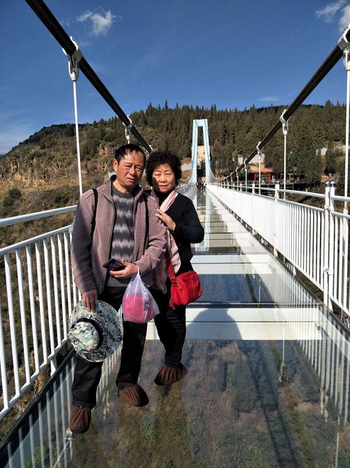 怎么?西游洞也有玻璃桥哟