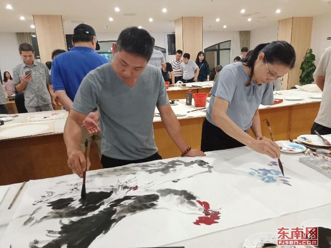 东南网 漳州频道首页 推荐 >正文 "这次笔会的形式,不只是自己创作