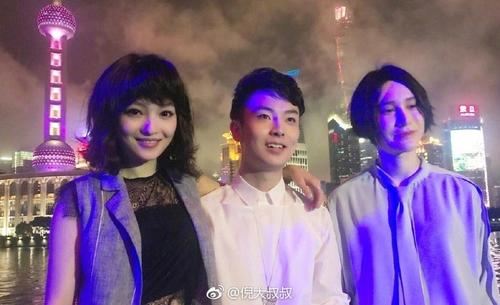 当同龄的尚雯婕与张韶涵同台合照,你更吃谁的颜呢