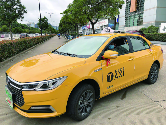 该车为比亚迪秦ev出租车版纯电动车型,搭载比亚迪刀片电池(磷酸铁锂