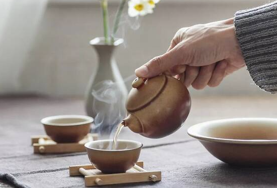 喝茶不能代替喝水?喝水到底有哪些讲究?