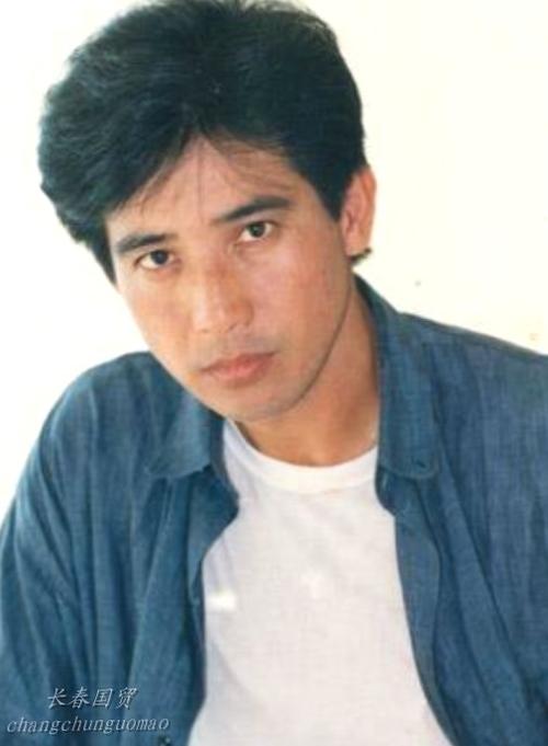 71岁秦汉近照曝光 胡子花白还这么帅(组图)