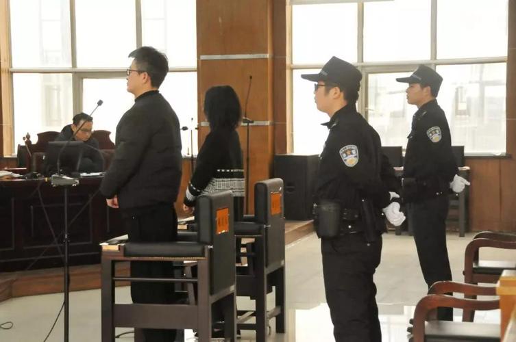 被告人徐骋单独或伙同特定关系人徐娟,利用徐骋担任原衢州市规划局