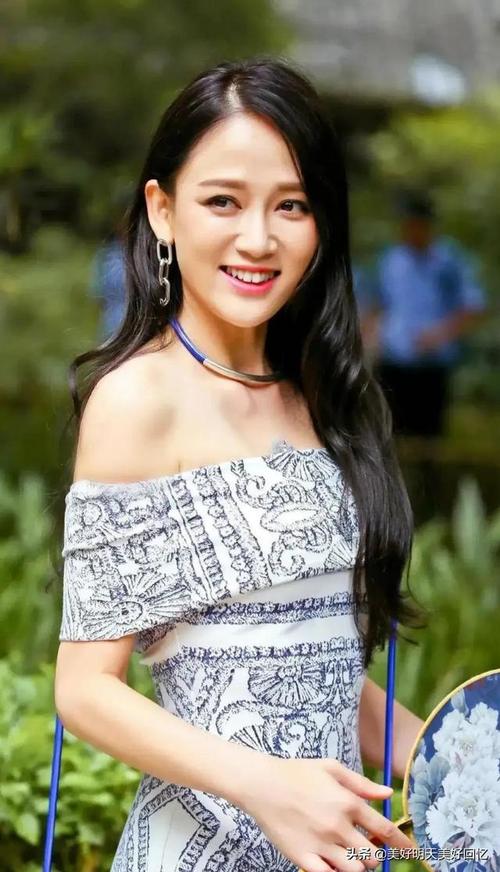 爱笑的女人醉倾城