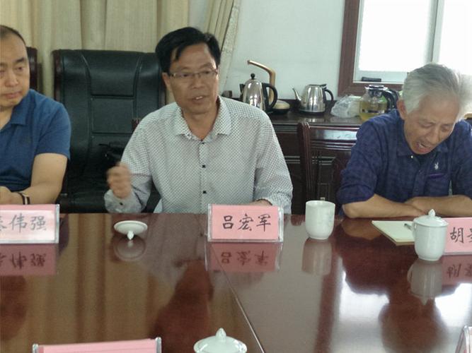 登封市嵩山风景区管委会主任 王玉存登封市文化广电旅游局副局长 秦伟