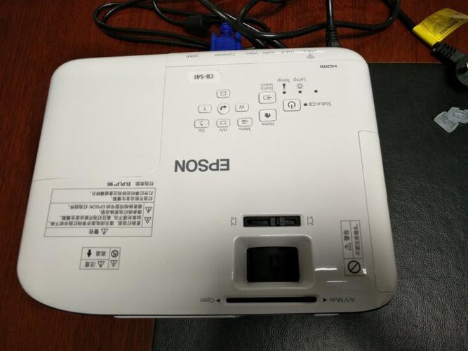 爱普生(epson)cb-s31 办公 投影机 投影仪(svga分辨率 3200流明 hdmi)