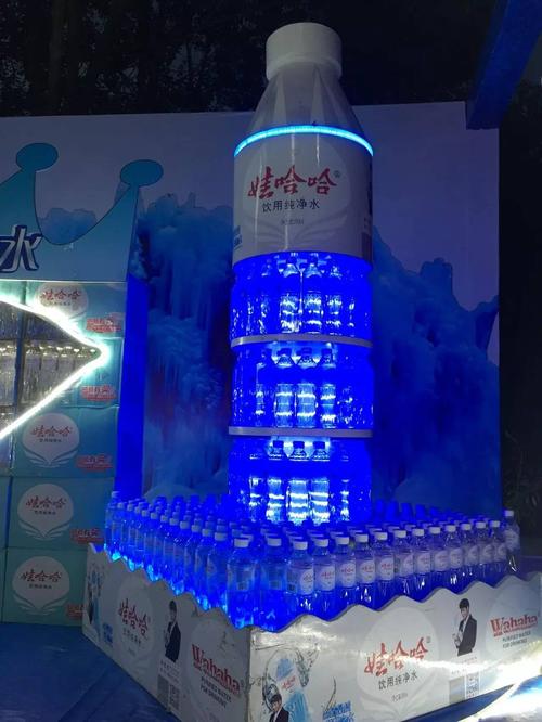 活动现场结合遂宁娃哈哈观音工艺品和纪念品及娃哈哈晶钻水等祈福礼包